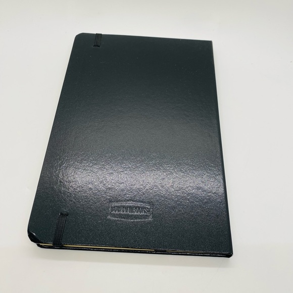 NWOT JournalBooks Ambassador Hard Cover Notebook Black with elastic closure - Picture 3 of 5